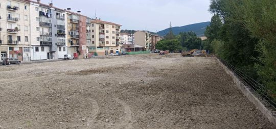 Imagen de la noticia: Finalizan los trabajos de demolición en la nave de Iongraf y se reabre la zona de estacionamiento